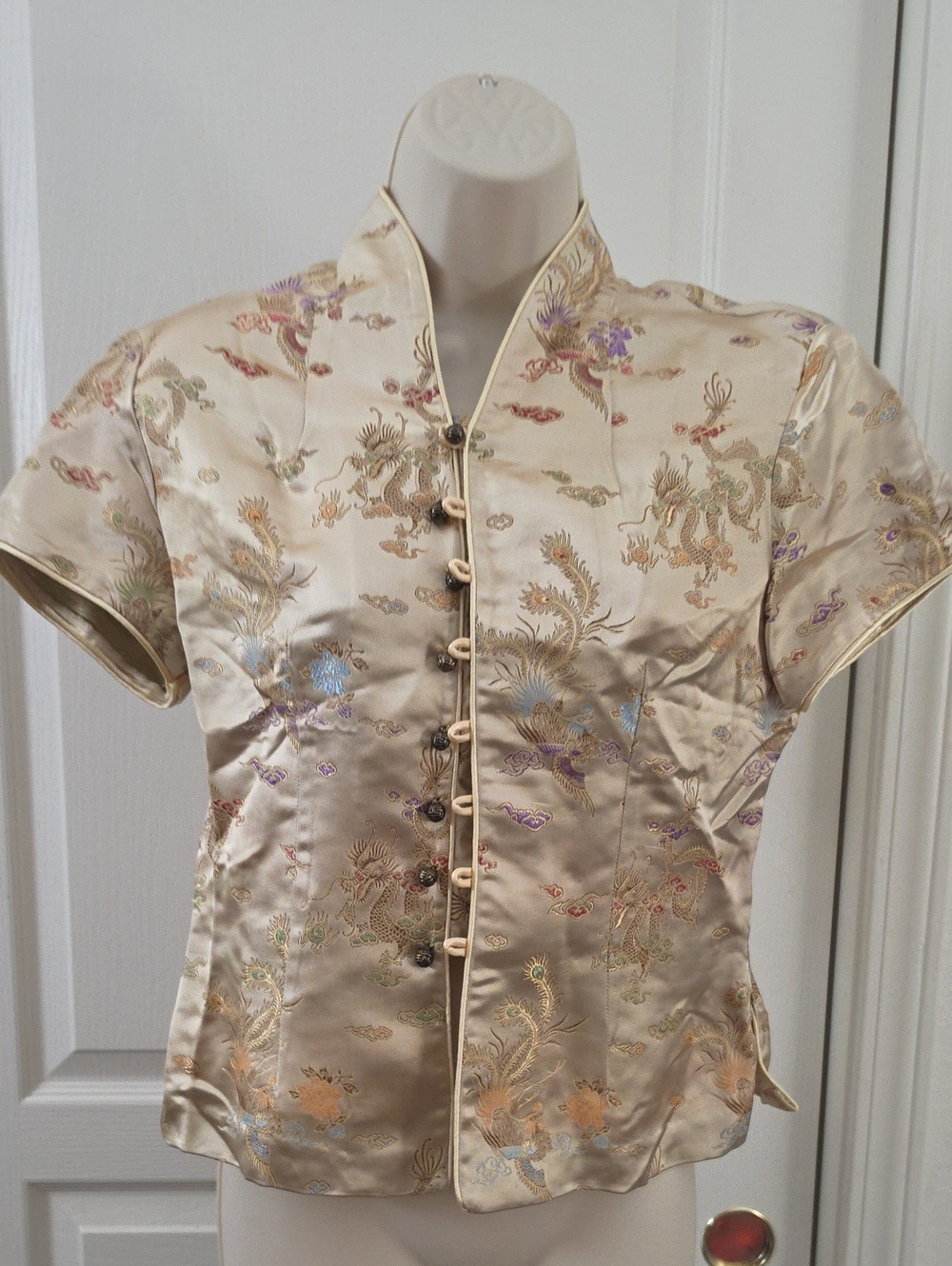 Diyuange | Vintage Chinese cheongsam / qipao style blouse Champagne Gold Satin.